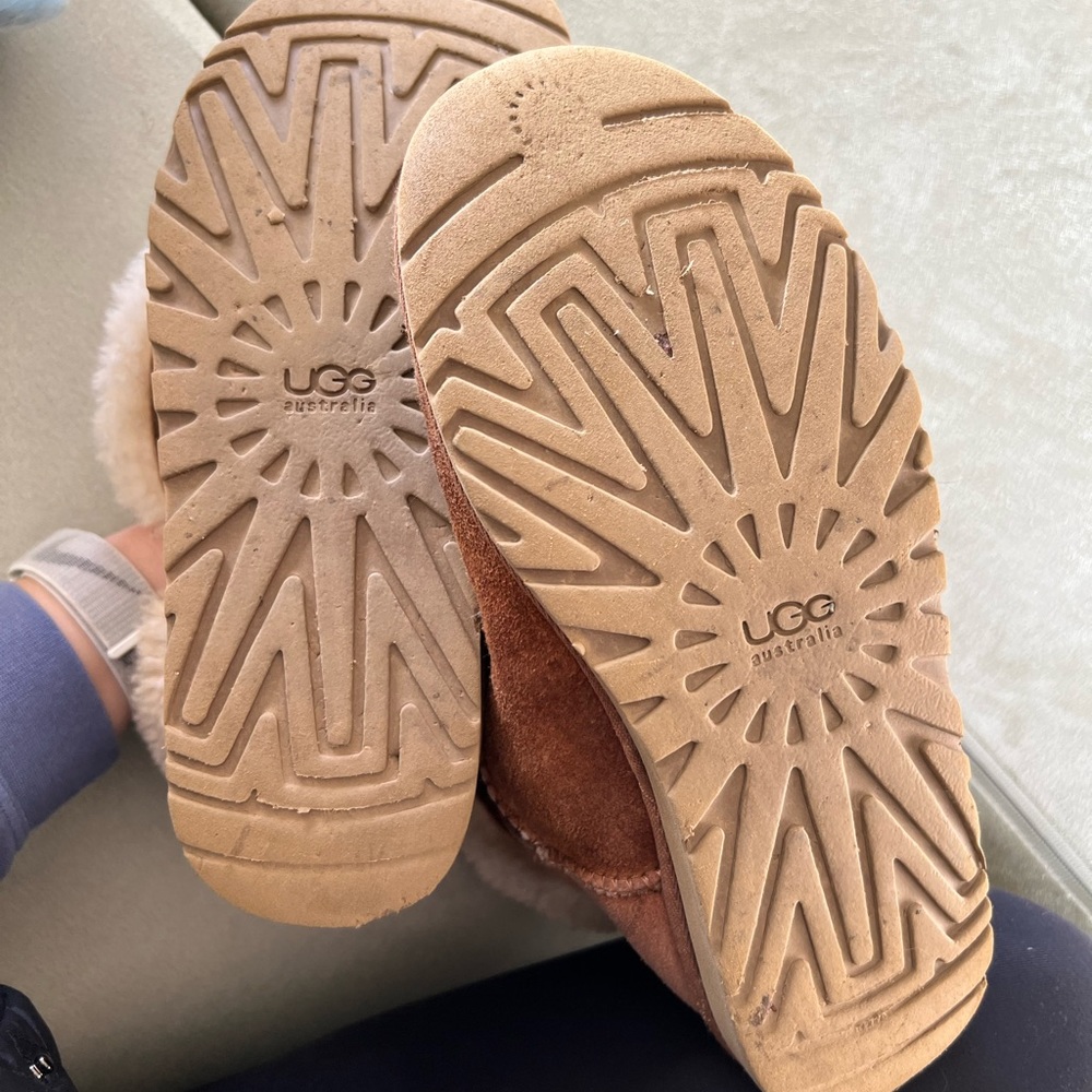 Bailey Button Ugg - image 4